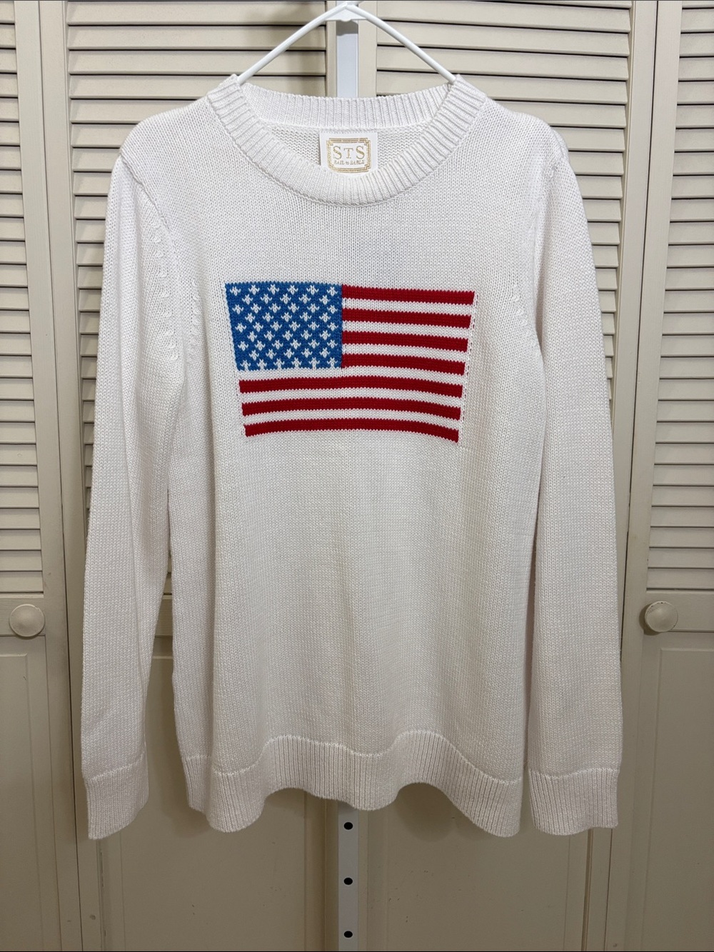 NWT STS Sail to Sable White Classic Flag Sweater Large